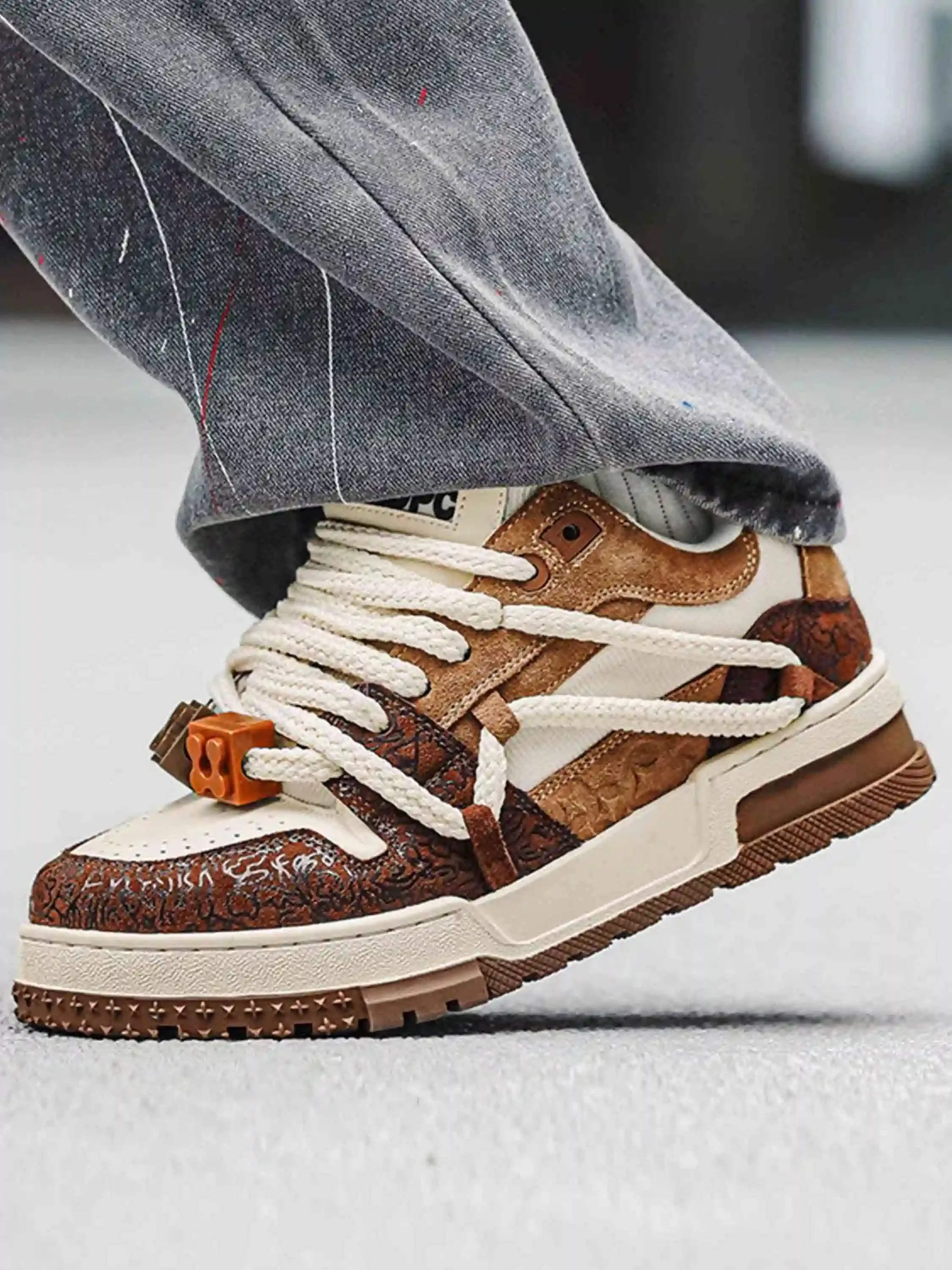 Disguisen Everything Goes With Casual Sneakers