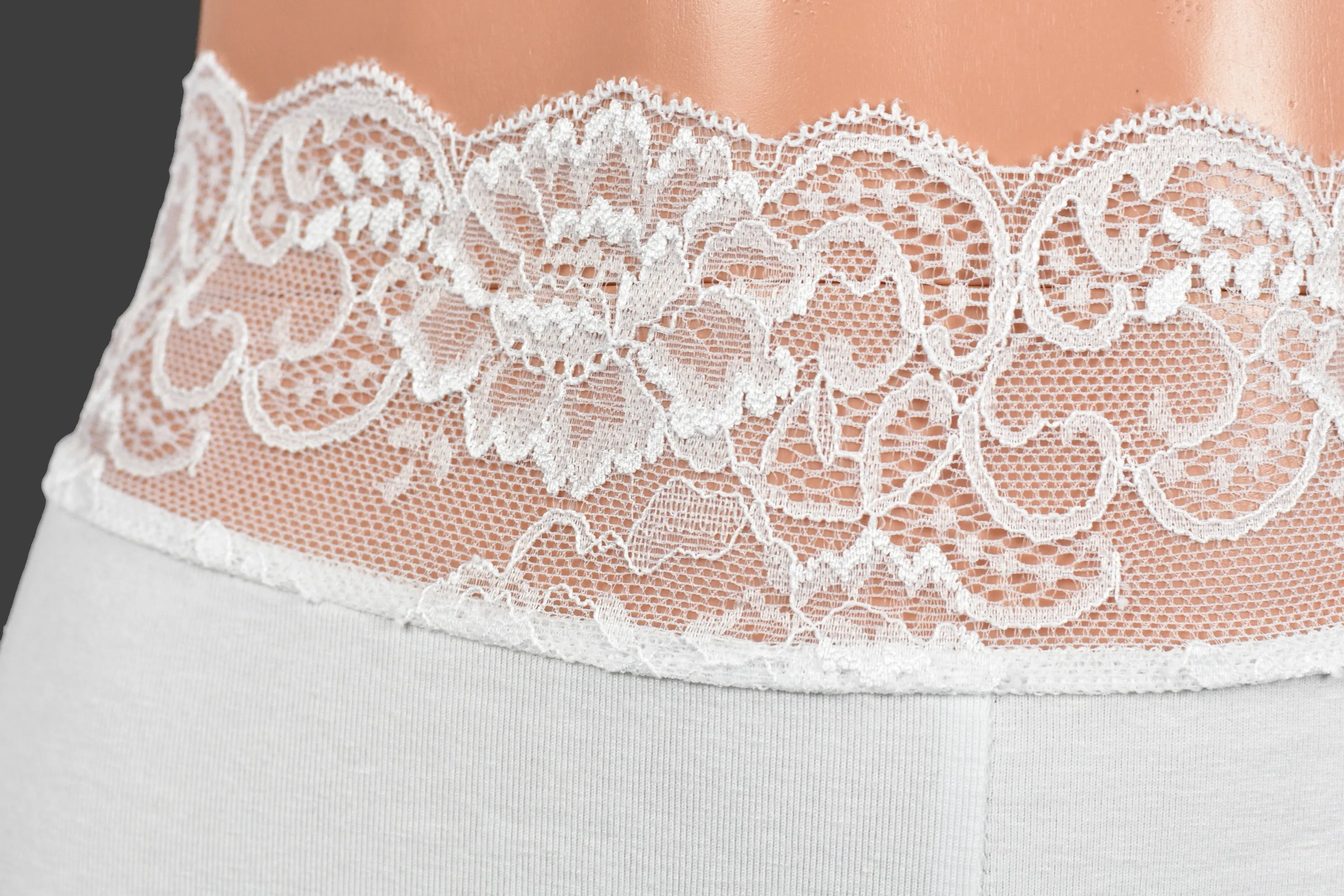Organic Cotton Spandex High-Waisted White Stretch Lace Shorts (5" Inseam/Mini Length)