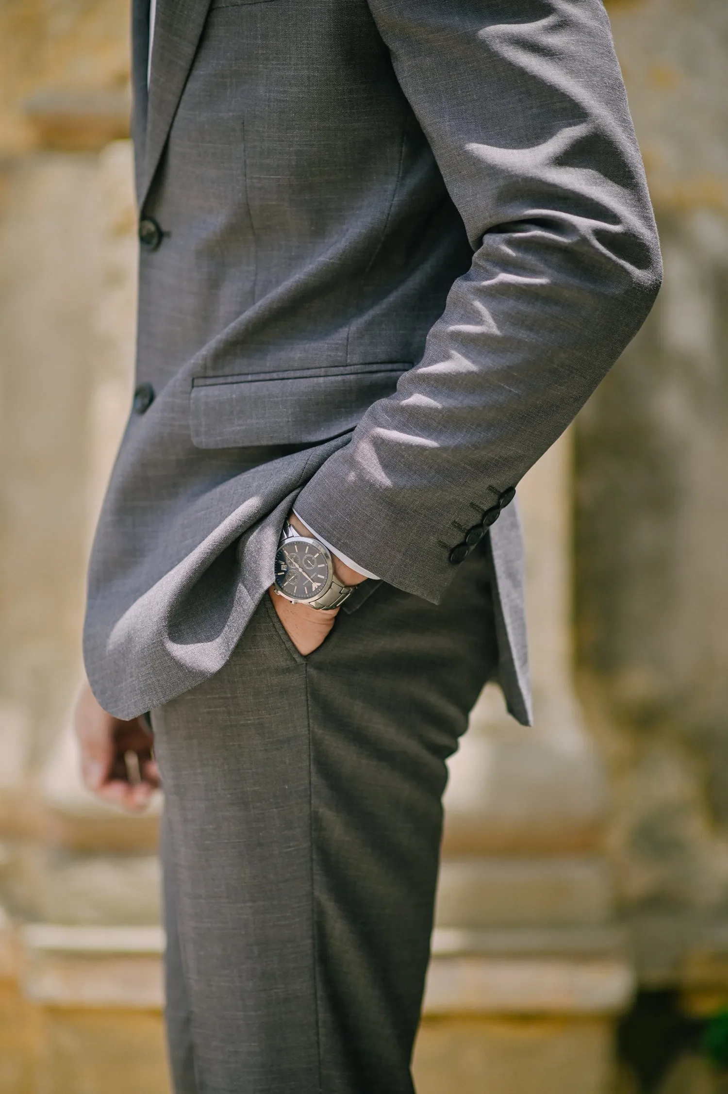 SHARP GREY SUIT