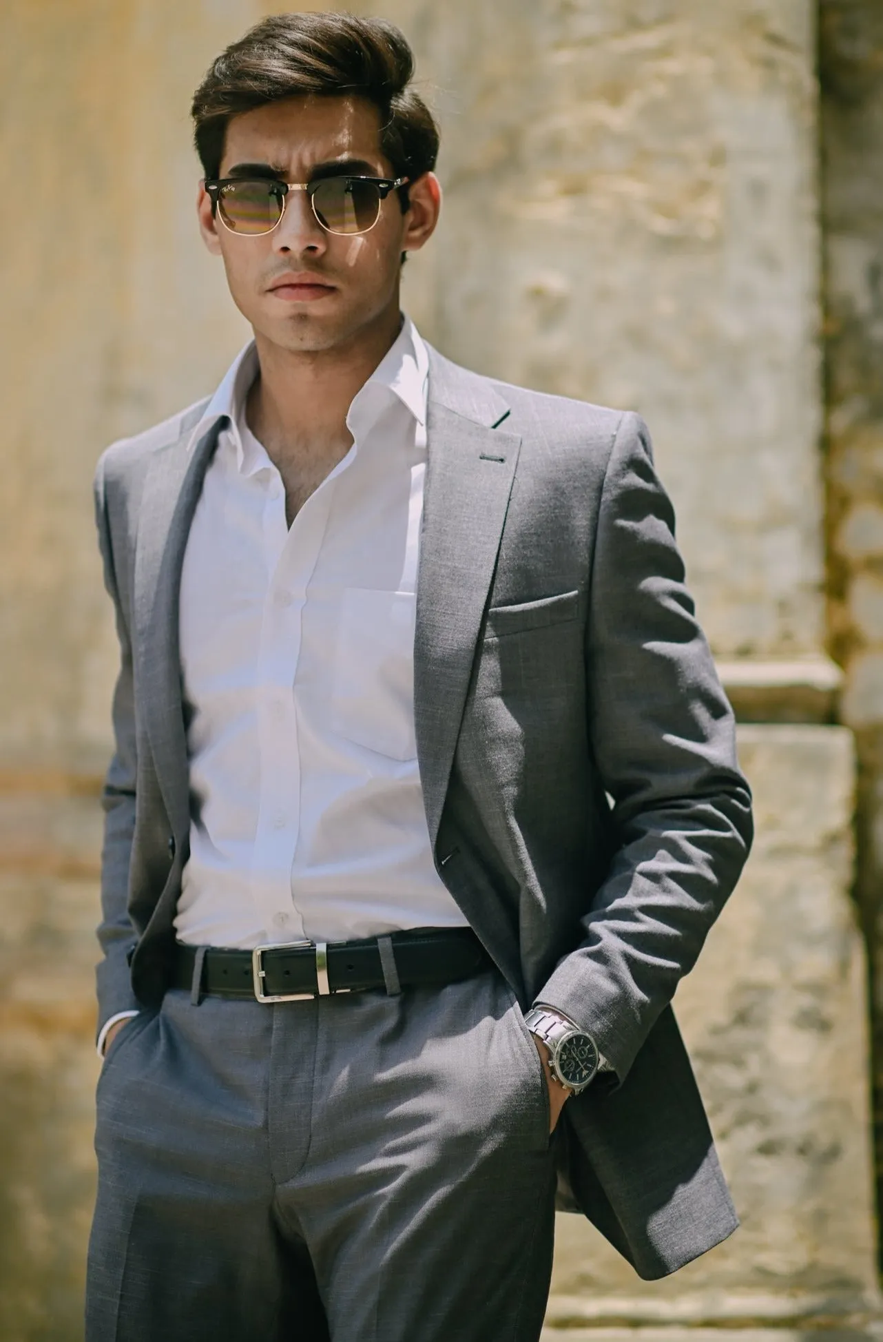 SHARP GREY SUIT