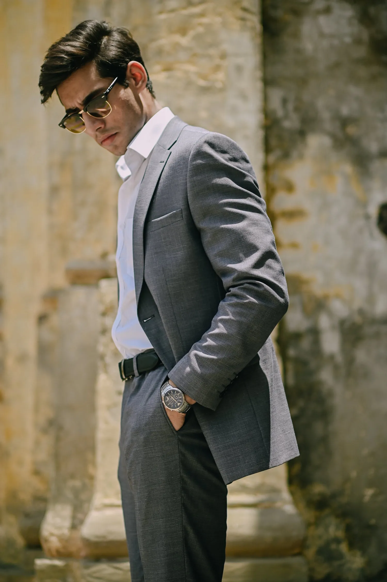 SHARP GREY SUIT