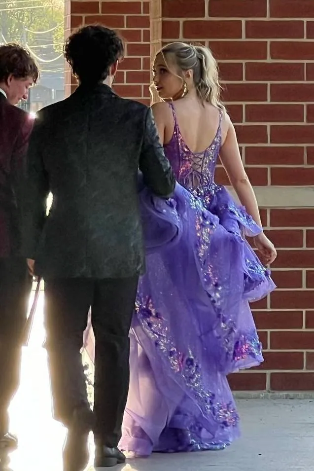 Stunning V-Neck Lace Appliques Detachable Train Formal Prom Dress