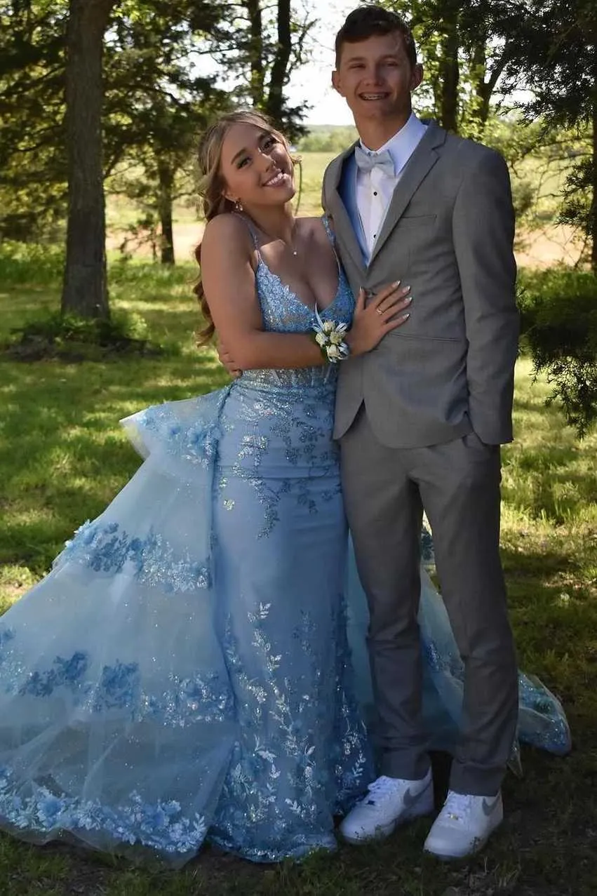 Stunning V-Neck Lace Appliques Detachable Train Formal Prom Dress